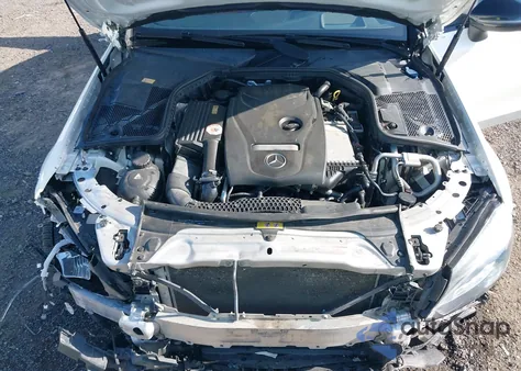 2017 Mercedes-Benz C 300 z USA, uszkodzony, nr VIN WDDWJ4JB7HF380581